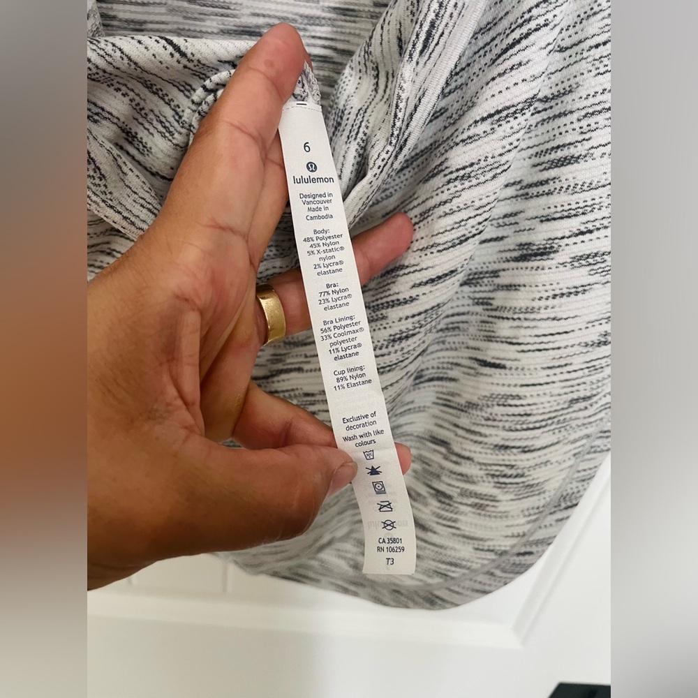 Lululemon Athletica Gray and White Built-In Bra Tank Top - Picture 4 of 5